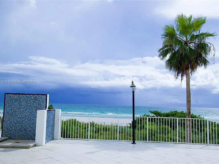5601 Collins Ave #1614 — Photo 3