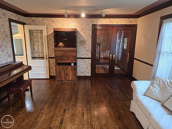 5th image of 18768 Millar Rd