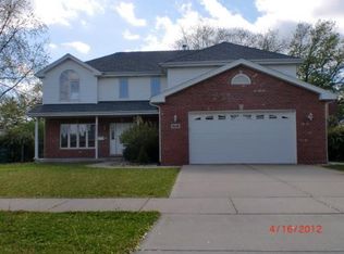 9140 Menard Ave, Oak Lawn, IL 60453