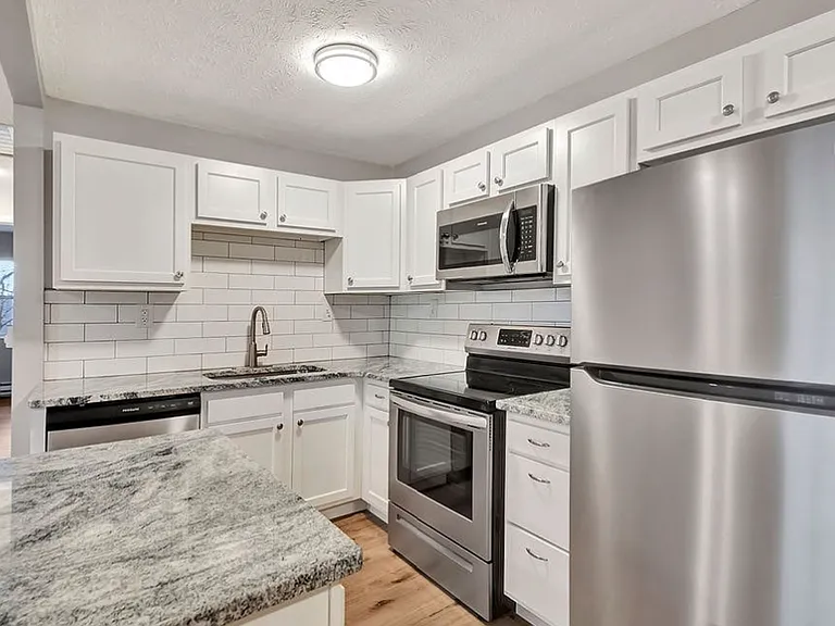 Pinecrest Apartments of Milford — Photo 16