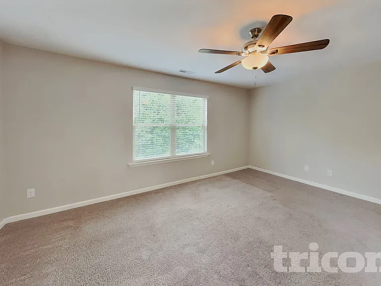 104 Yadkin St — Photo 8