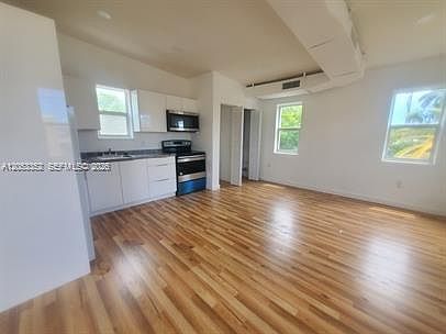2nd image of 101 SE 2nd St Floor 2