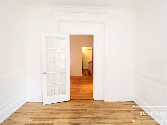 2nd image of 120 Mac Dougal St #13