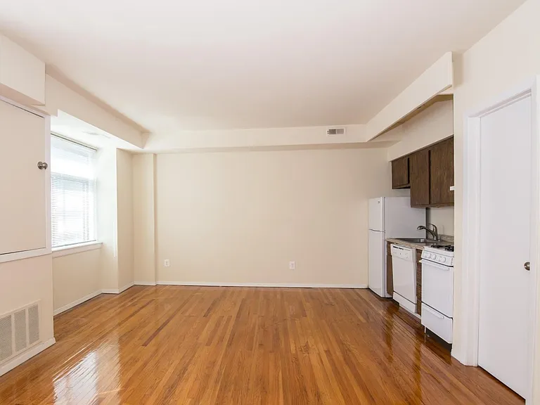319 S 10th St #2311 — Photo 5