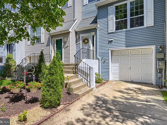 2nd image of 4730 Leyden Way