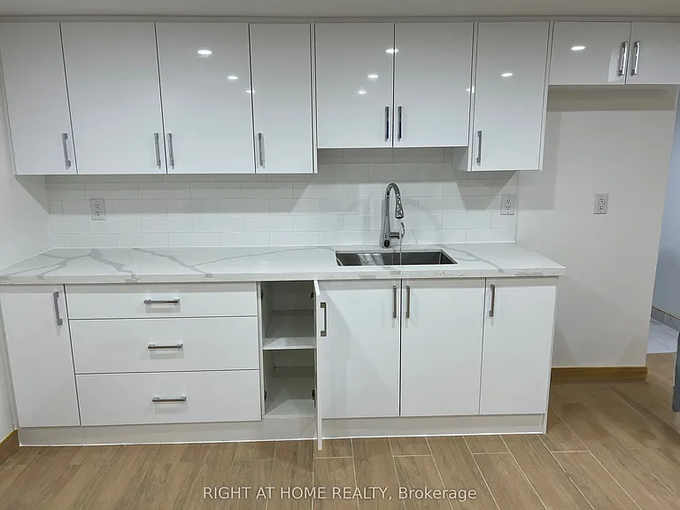 52 Sedgebrook Cres — Photo 16