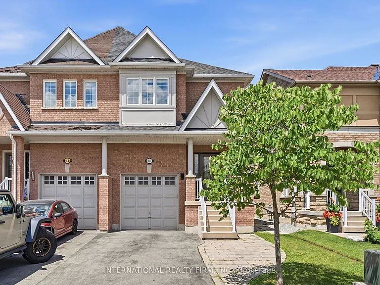 68 Old Orchard Cres — Photo 1