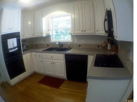 5th image of 887 Southwick Ave