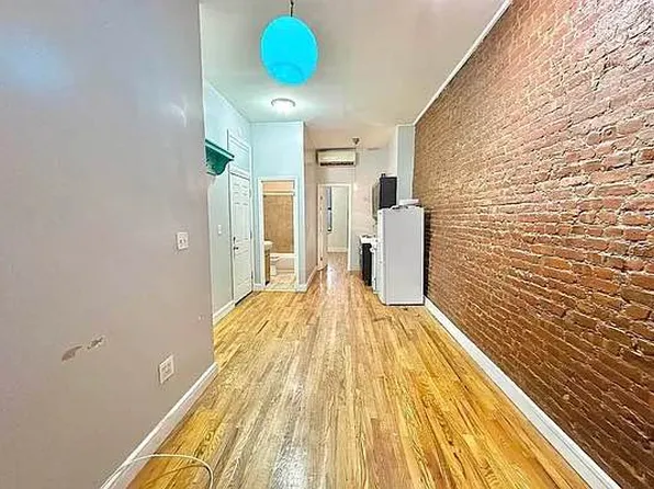1245 Willoughby Avenue 2L image 1 of 6