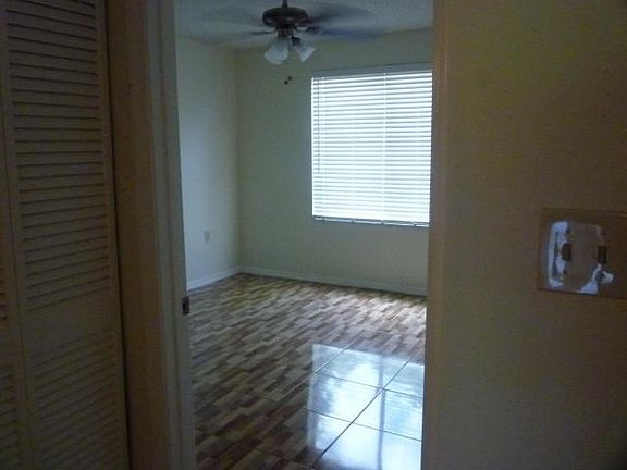 3rd image of 4102 Glenmoor Dr