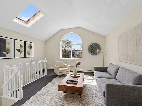 2nd image of 2948 Wickham Ave #2