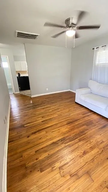 2 bed, 1.0 bath, 720 sqft, $1,750 — Photo 2