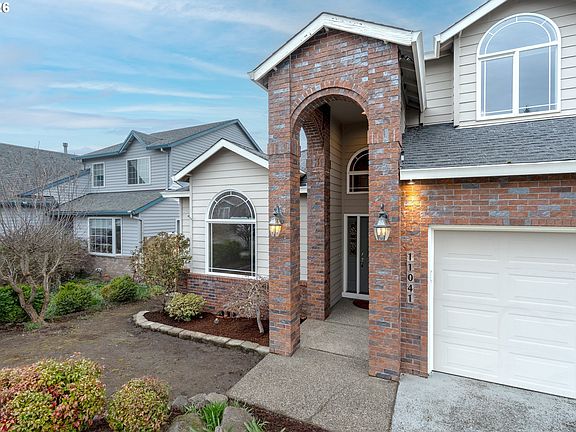 2nd image of 11041 SE Henderson Dr