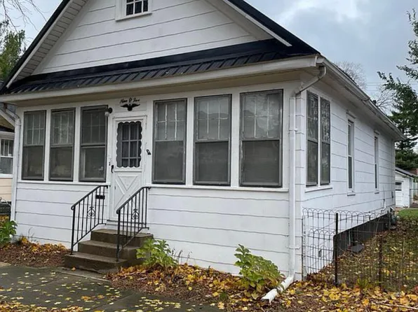 905 Wolcott Ave, Saint Joseph, MI 49085