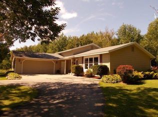 7032 Melland Rd, Sturgeon Bay, WI 54235