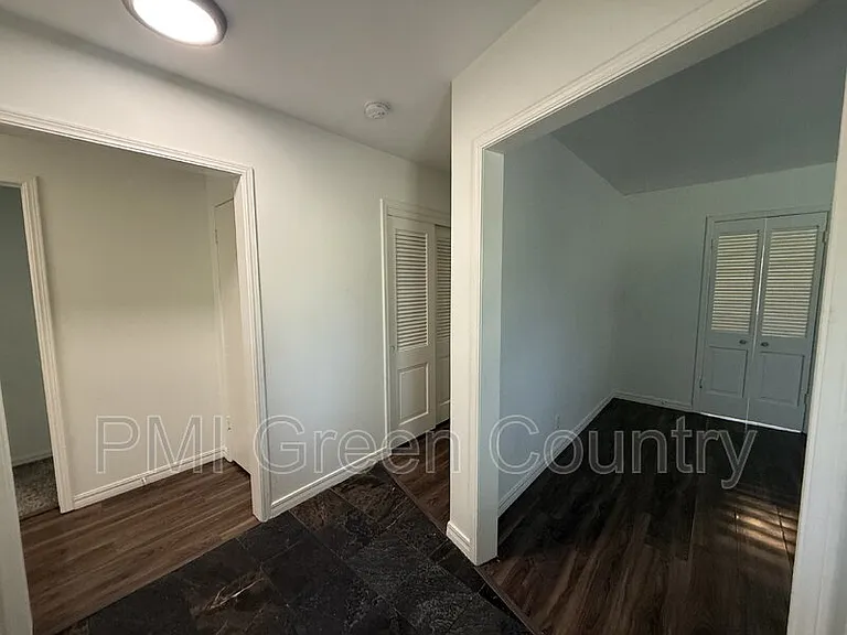 8174 E 31st Pl — Photo 2