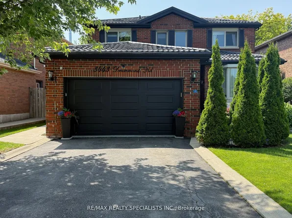 3443 Drummond Rd, Mississauga, ON L5L 4H3
