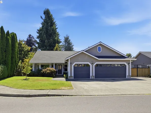1575 Fairview Pl, Cottage Grove, OR 97424