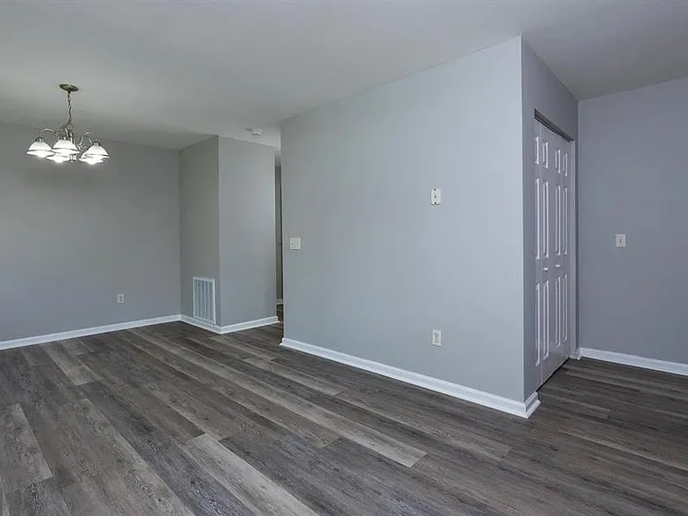 1041 Oberlin Rd — Photo 20