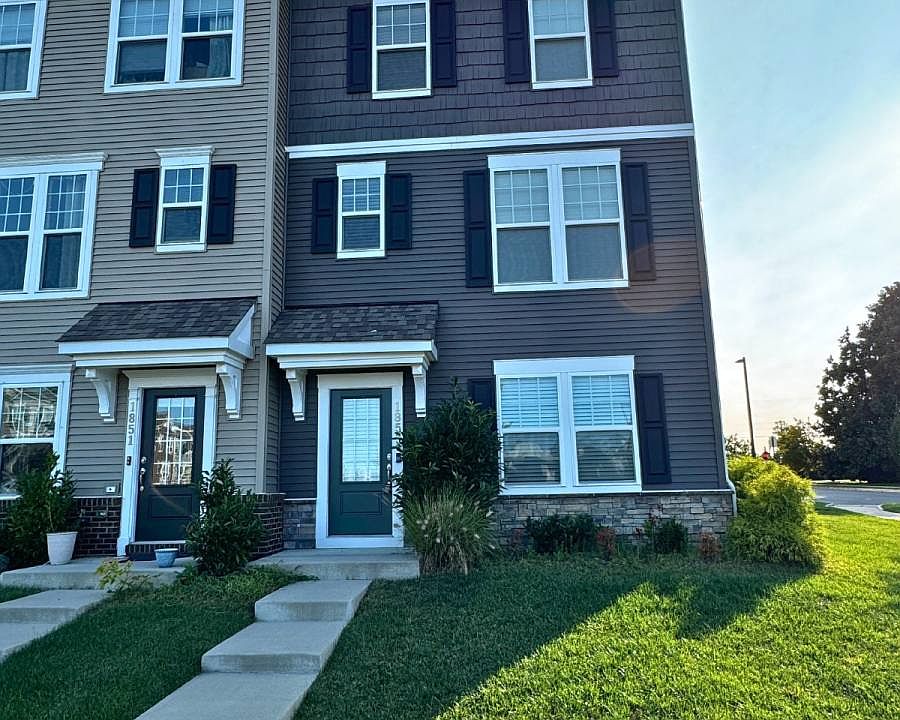 1st image of 1853 Sag Harbor Ln