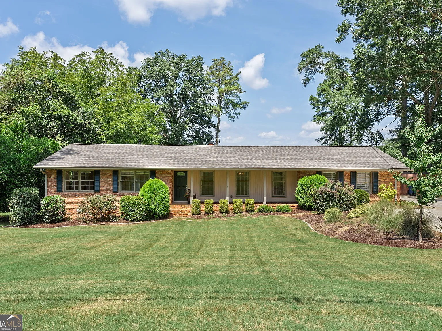 3 bed, 2.0 bath, 3585 sqft, $3,000 — Photo 1