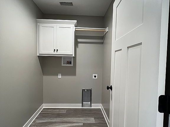 4th image of 111 W 20th St