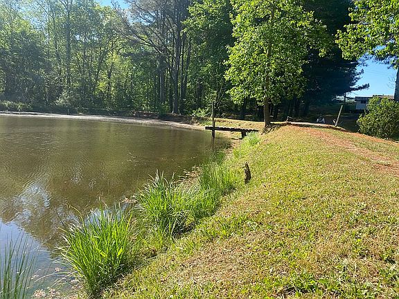 3rd image of 5352 Wilkes Yadkin Rd