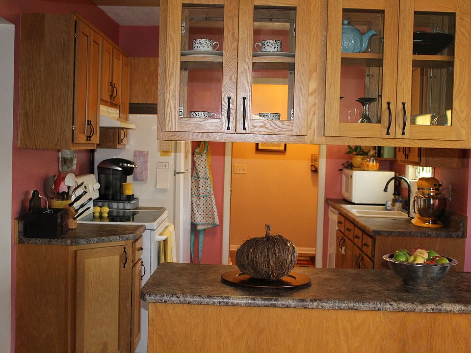 1st image of 114 N Brown St