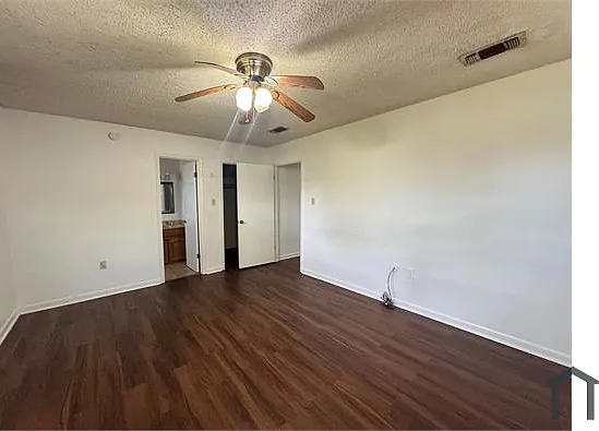 1027 Arcadia Dr — Photo 8