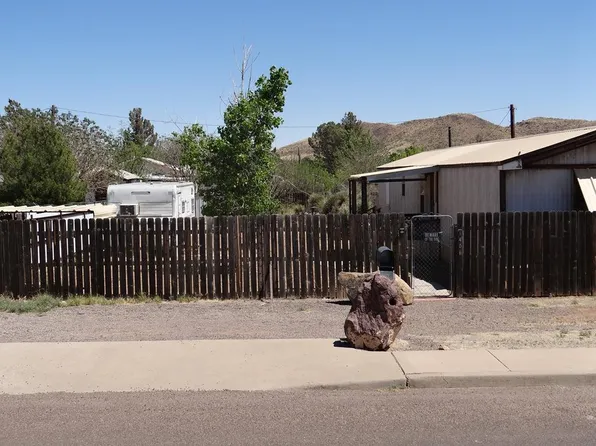 1406 N 10th St, Alpine, TX 79830