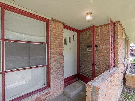 4th image of 5655 Laurel Creek Way