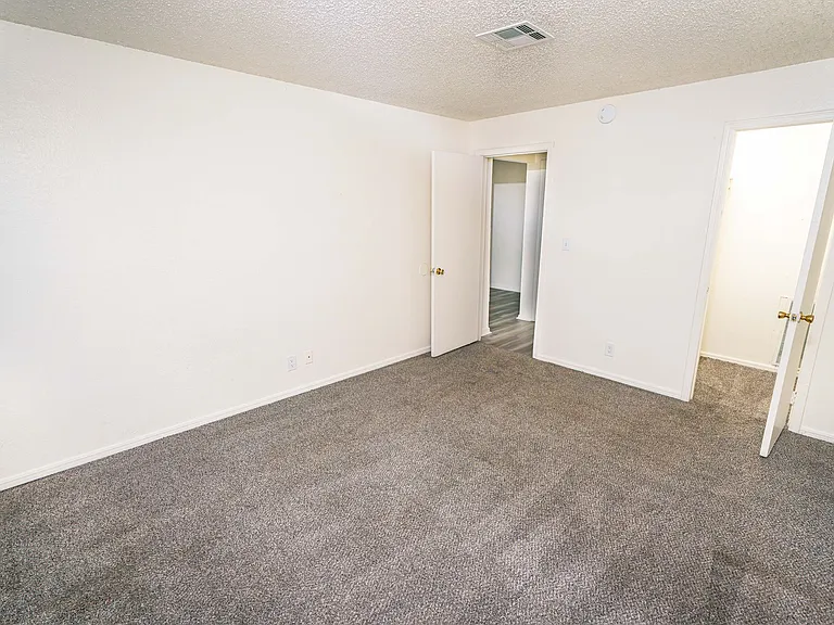 Tamarack Place Apartments — Photo 69
