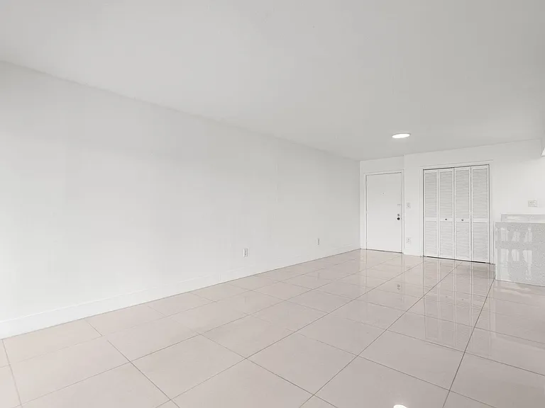 9170 Fontainebleau Blvd #301 — Photo 15