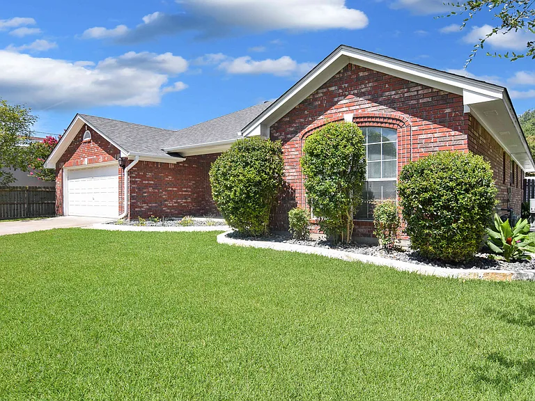 112 Tiger Cir — Photo 2
