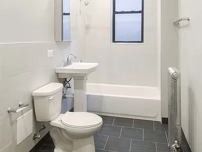 4949 N Oakley Ave #1 — Photo 6