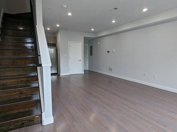 4th image of 2341 N Hancock St #3
