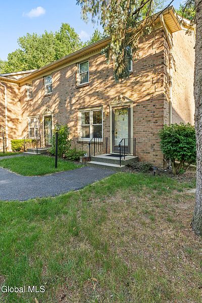 2nd image of 174 Williamsburg Court