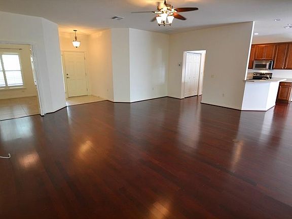 3rd image of 5292 Green Dr