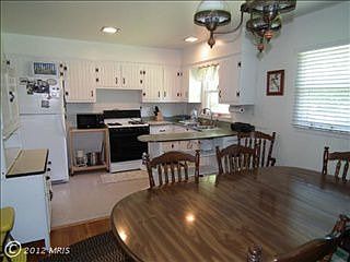 4th image of 7610 Huron Dr