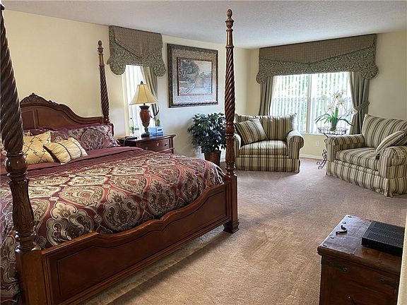 5th image of 949 Burland Cir