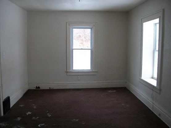 3rd image of 1216 Duane Ave