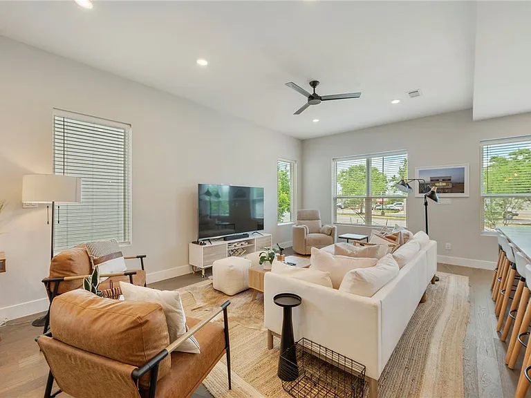 234 Estates Cir — Photo 3