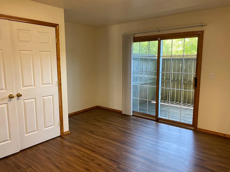 1205 E Grand Ave #I — Photo 6