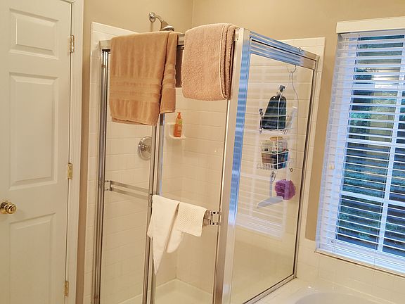 5th image of 705 Galway Ln