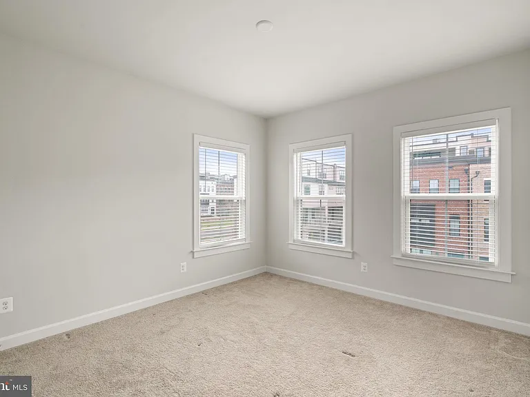 43467 Grandmoore St — Photo 31