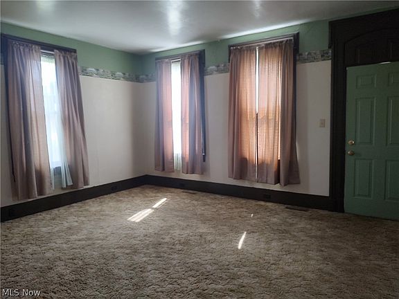 5th image of 119 N Main St