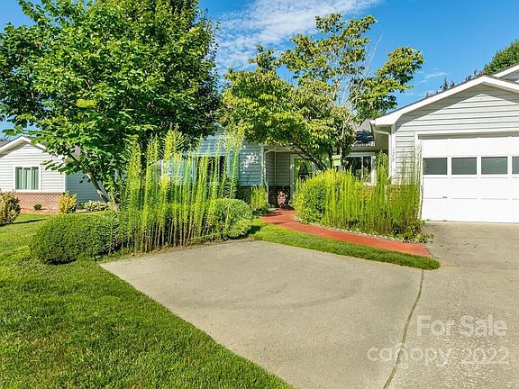 3rd image of 129 Derbyshire Dr