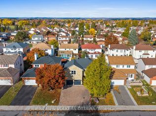 563 Merkley Dr, Ottawa, ON K4A1V9