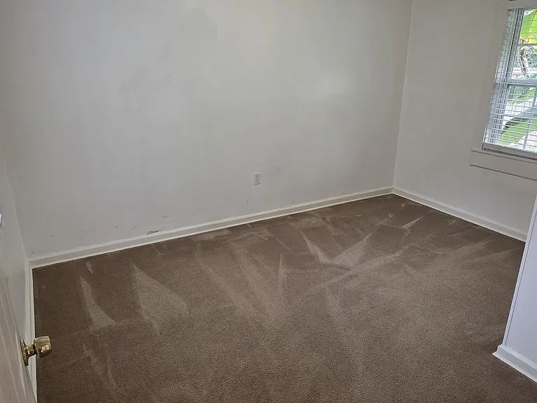 1722 Iris St — Photo 9