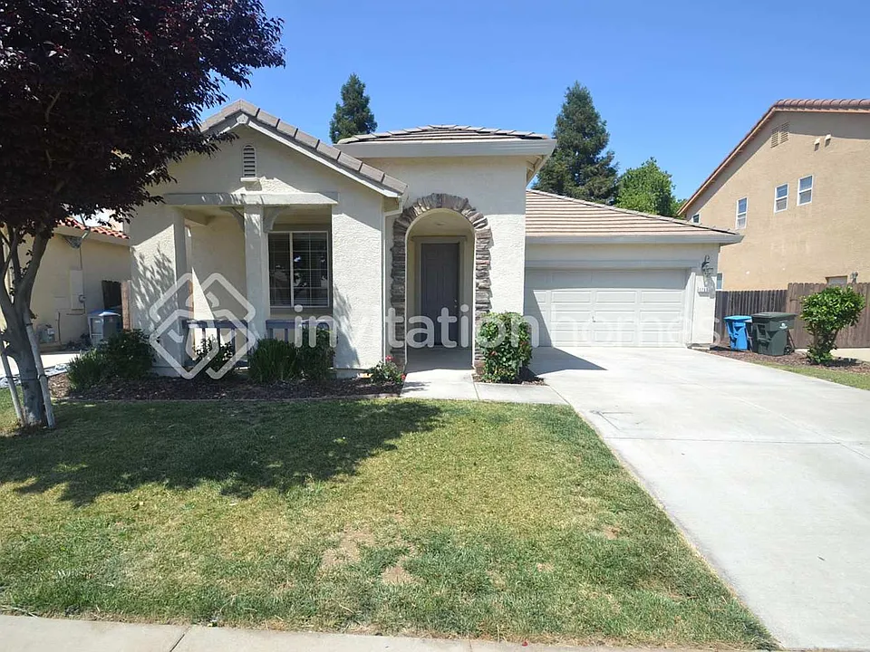 1755 Waterfall Dr